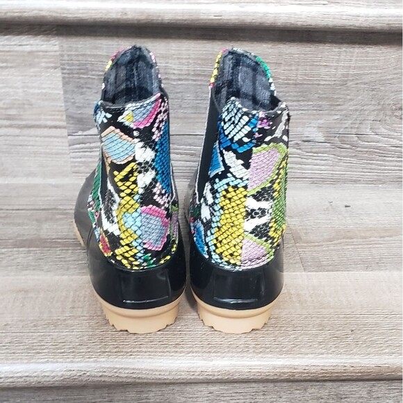 Nature breeze rubber rain boots in multicolored snake skin print size 6.5 - Picture 3 of 5